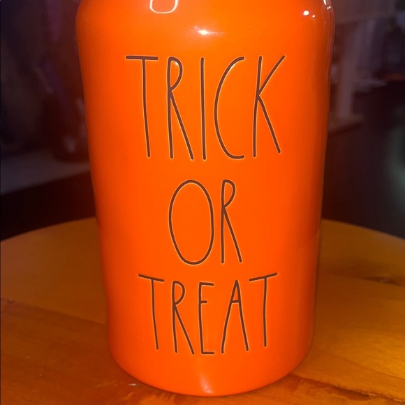 Rae Dunn Orange Halloween TRICK OR TREAT Canister NWT 2020 - Picture 3 of 7